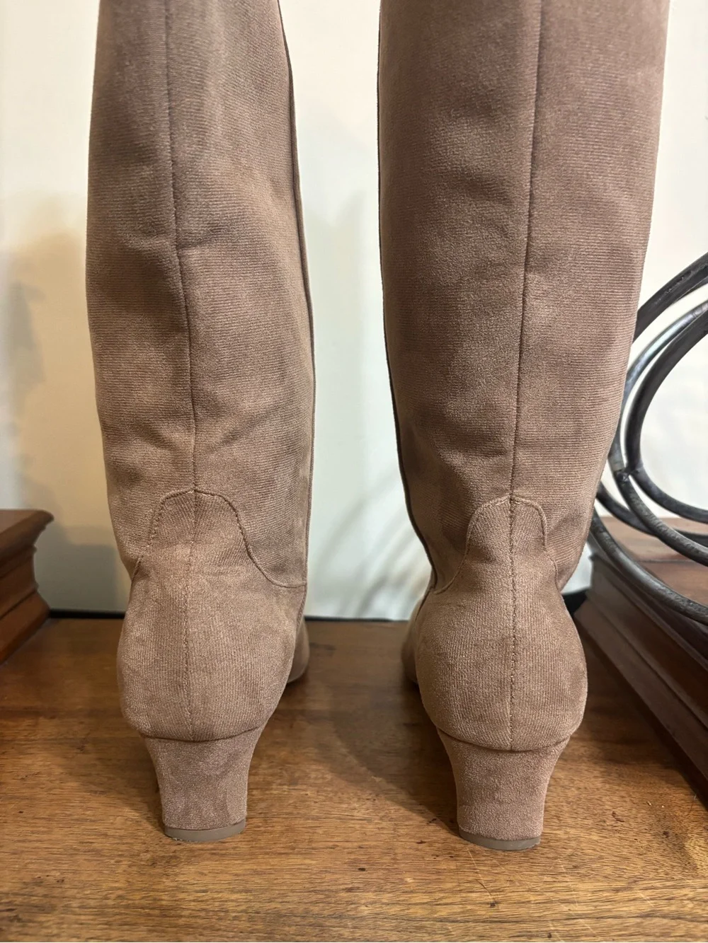Luka by BILLINI Taupe Faux Suede Knee High Boots Pointed Toe Size 8 New Like